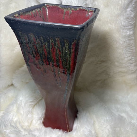 Bombay Red and Black Ceramic Vase - Picture 4 of 9